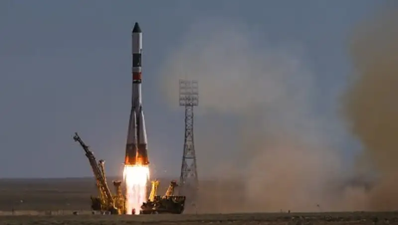 Второй обломок упавшего "Прогресса" найден во дворе дома в Туве