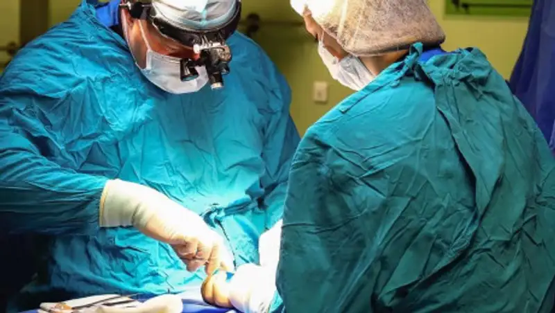 Врачи Шымкента сохранили парню руку, попавшую в бетономешалку