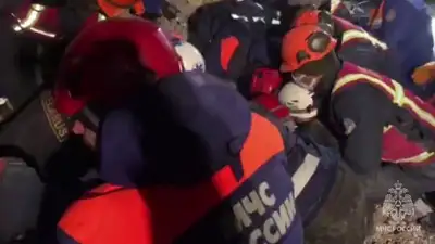 В Турции спустя 160 часов после землетрясения вытащили из завалов живого человека, фото - Новости Zakon.kz от 13.02.2023 05:29