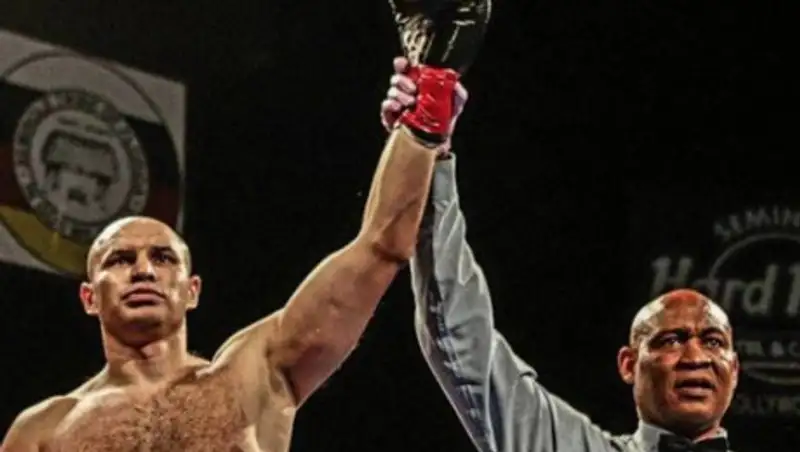 Казахстанский супертяж Дычко одержал очередную победу нокаутом