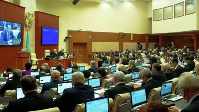 Прямая трансляция пленарного заседания Мажилиса Парламента РК