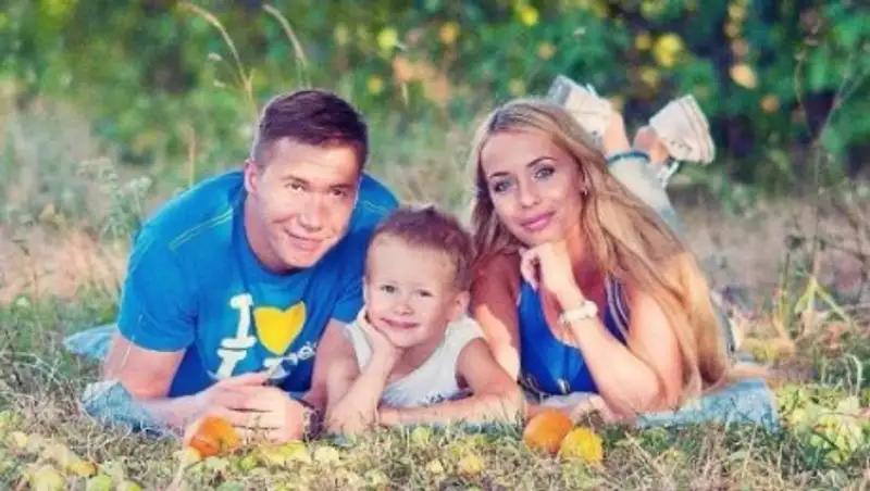 Муж-спортсмен звезды «Дома-2» бросил семью и уехал в Казахстан