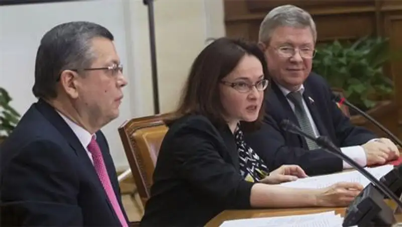 Монеты с новым символом рубля появятся в кошельках россиян в середине июня 