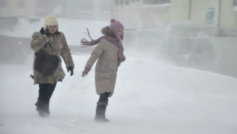 Штормовое предупреждение объявлено в нескольких областях Казахстана