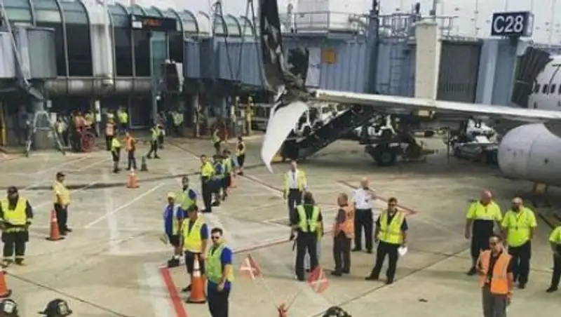 Два самолета столкнулись в аэропорту Чикаго