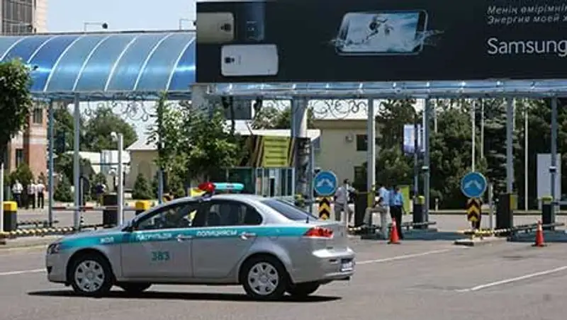 Из международного аэропорта Алматы эвакуировали людей, кинологи искали взрывное устройство