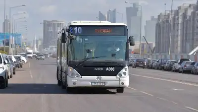 автобусы, фото - Новости Zakon.kz от 08.01.2022 14:34