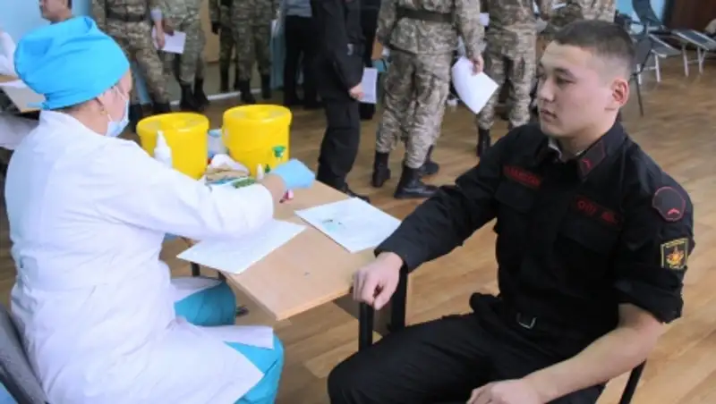 Военнослужащие ВС РК сдали почти 30 литров крови