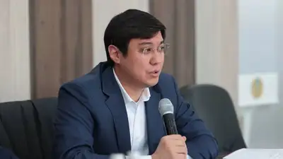 Ильяс Усеров провел итоговую встречу с населением Наурызбайского района, фото - Новости Zakon.kz от 13.12.2022 15:00