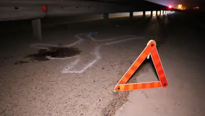 полицейский сбил человека насмерть в Уральске, фото - Новости Zakon.kz от 23.09.2022 19:44