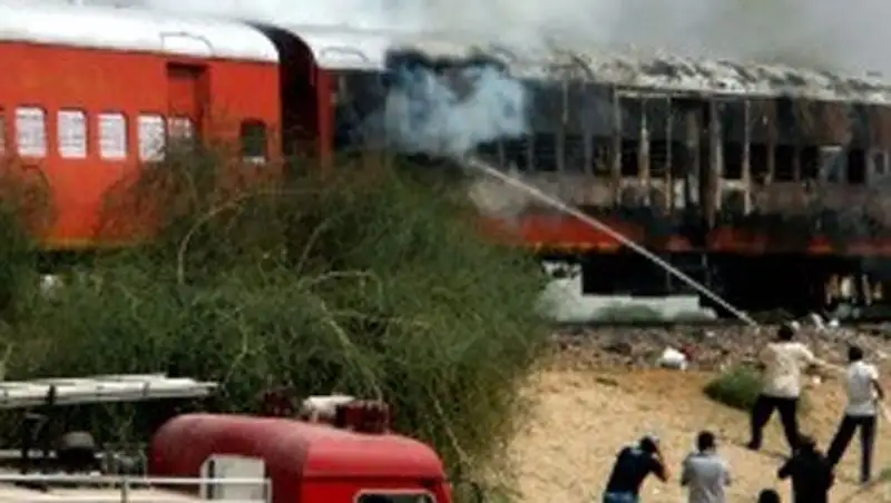 В Индии 23 человека погибли при пожаре в поезде