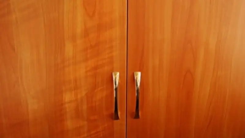 В Актюбинской области на ученика упал шкаф: начато расследование