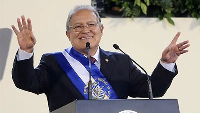 Новый президент Сальвадор приведен к присяге