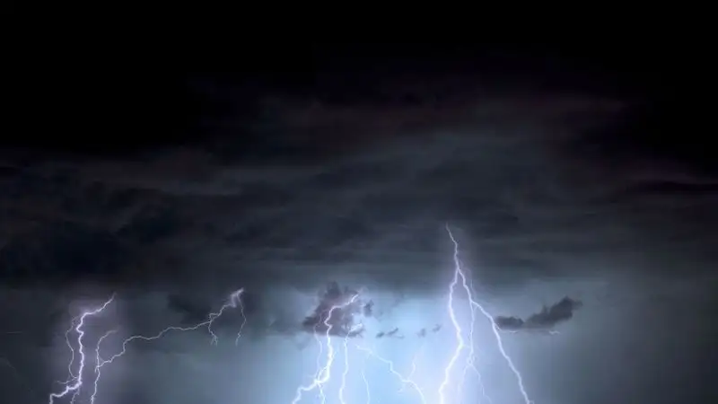 Туман, ветер и заморозки: опубликовано штормовое предупреждение на 16 октября