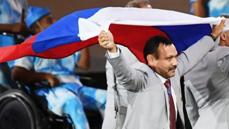 IPC выгнал с Паралимпиады белоруса, пронесшего российский флаг на открытии