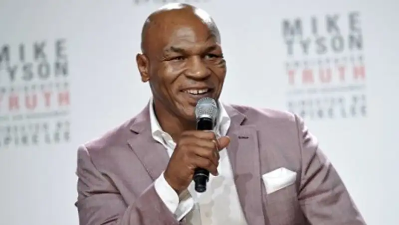 Майка Тайсона не пустили в Чили