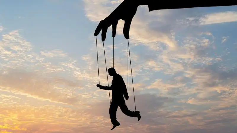 К чему такая СРОчность: зачем стратегически важные отрасли хотят лишить прямого госконтроля