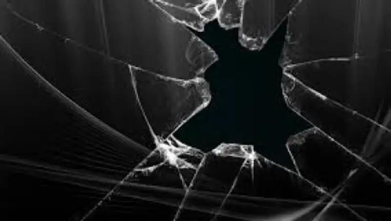 Мужчина разгромил салон и прилюдно избил  экс-жену в Нур-Султане