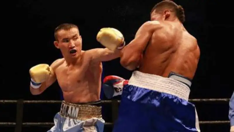 Канат Ислам нокаутировал Робсона Ассиса в первом раунде