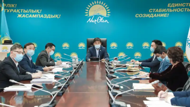 Казахстанцев приглашают внести предложения в 216 предвыборных программ Nur Otan