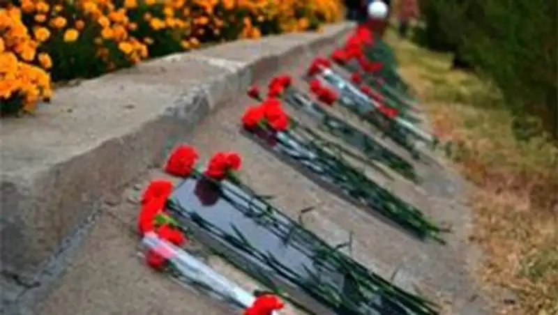 На Байконуре почтили память погибших ракетчиков-испытателей