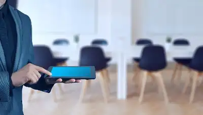 сотрудник, фото - Новости Zakon.kz от 05.12.2022 11:01