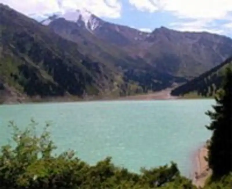 Правоохранители опровергают информацию об эвакуации людей из Алма-Арасанского ущелья близ Алматы, фото - Новости Zakon.kz от 28.08.2012 04:00