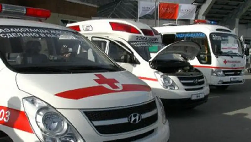 Девять человек пострадали из-за обвала конструкции строящегося здания на заводе в Актобе