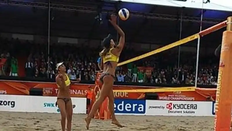 Казахстанки  одержали первую победу на чемпионате мира по пляжному волейболу
