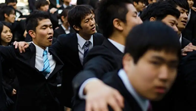 Уволенным за отказ петь гимн японским учителям выплатят 4,5 миллиона долларов