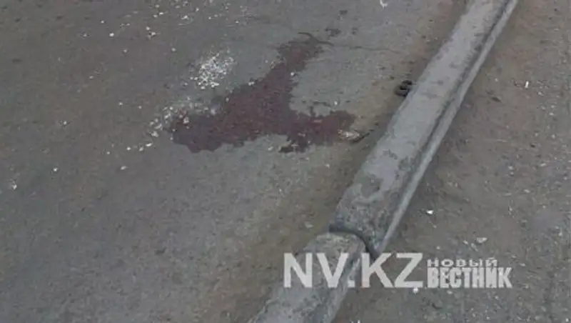 В Караганде автобус сбил пенсионера на остановке 