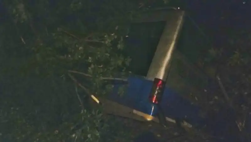 Пассажирский автобус вылетел с дороги в Алматы