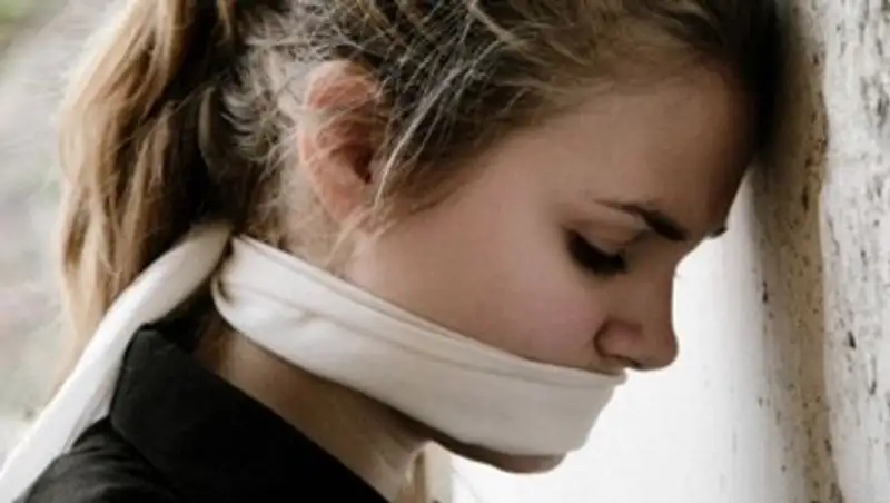 В Караганде осудили сутенеров, пытавшихся продать девочек в сексуальное рабство