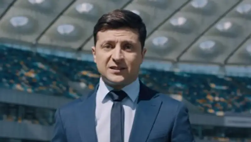 Зеленский предложил Порошенко провести дебаты на стадионе