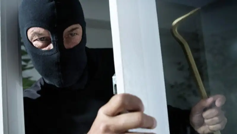 В Шымкенте разыскивают подозреваемого в разбойном нападении на дом бизнесмена 