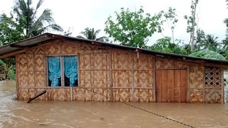 Количество жертв бушующей стихии на Филиппинах неуклонно растет   