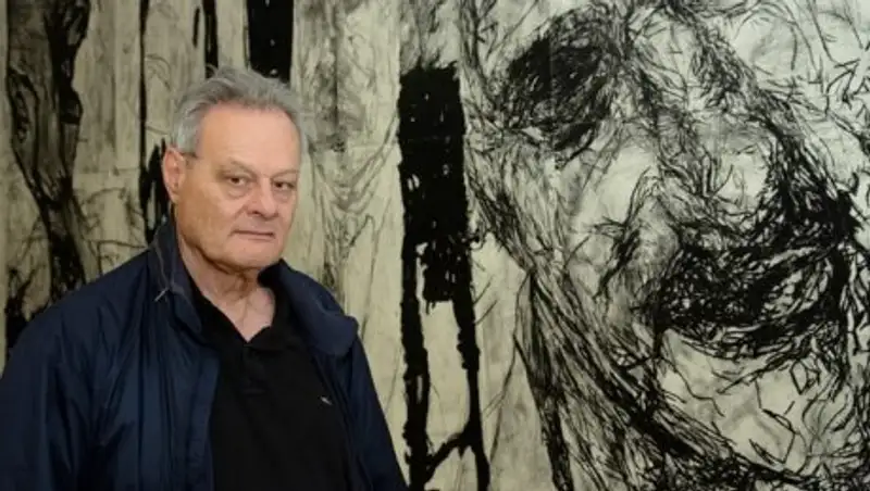 Австралиец похоронил себя заживо посреди дороги