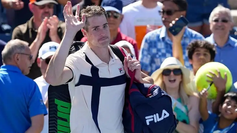 Теннисный "великан" завершил профессиональную карьеру