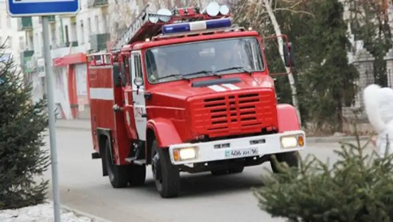 Пожар произошел в лифтовой шахте в 18-этажном жилом комплексе Астаны