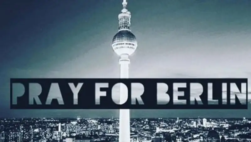 В Сети после трагедии в Берлине появился хештег PrayForBerlin