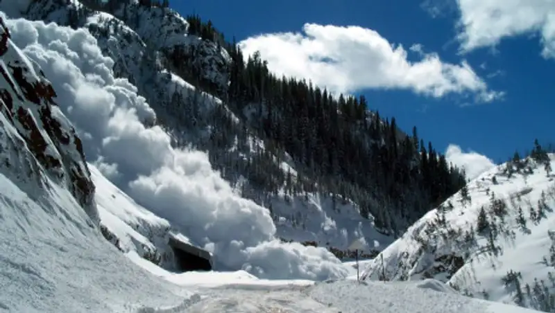 При сходе лавины на Алтае погибли семь туристов