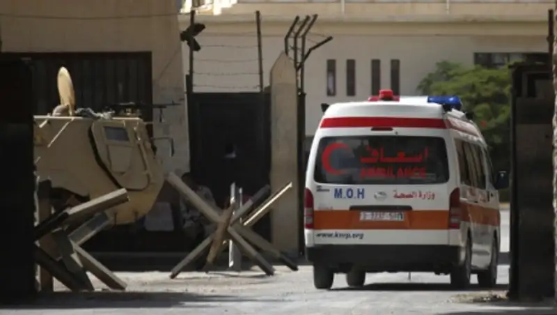 Голоса людей раздаются из-под обломков разбившегося в Египте самолета