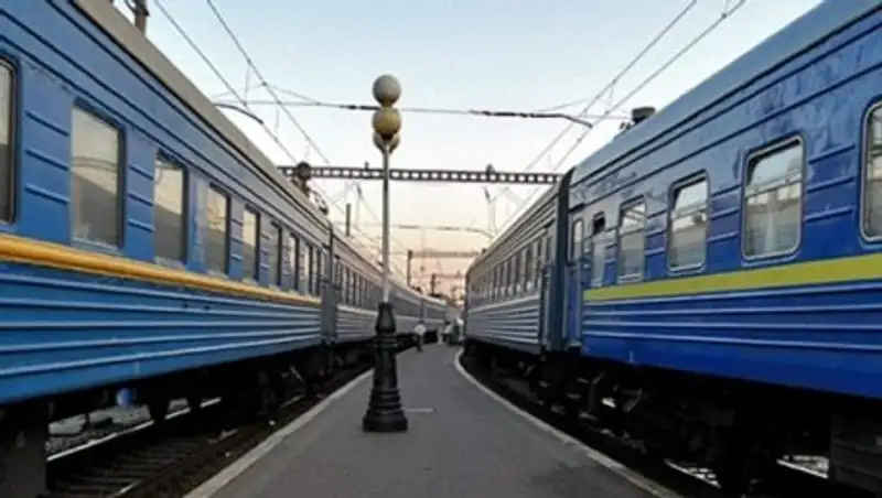 Возобновлено движение поездов, опаздывающих из-за схода грузовых вагонов на участке "Алматы-Отар"