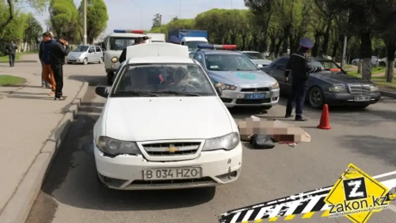 Пожилую женщину насмерть сбила машина в Алматы 