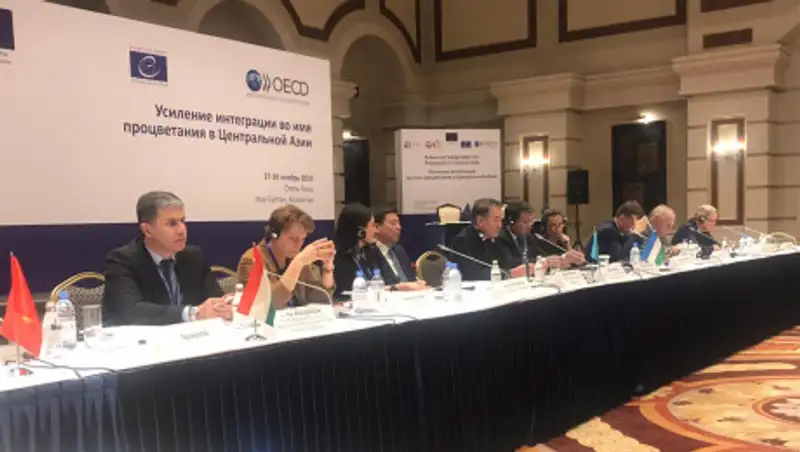 Презентована первая книга "Казахстан и Венецианская комиссия: за демократию через право"