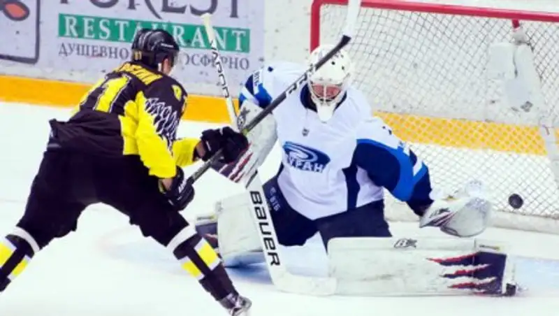 "Сарыарка" разгромила воронежский ХК "Буран"