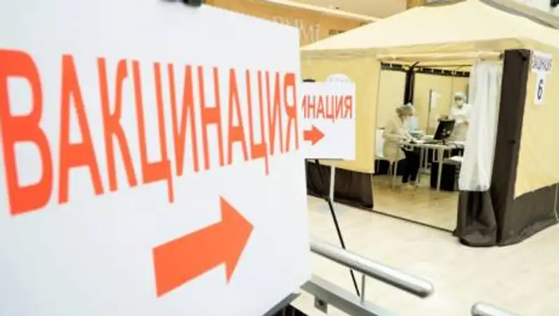 Еще в двух ТРЦ Нур-Султана развернули пункты вакцинации