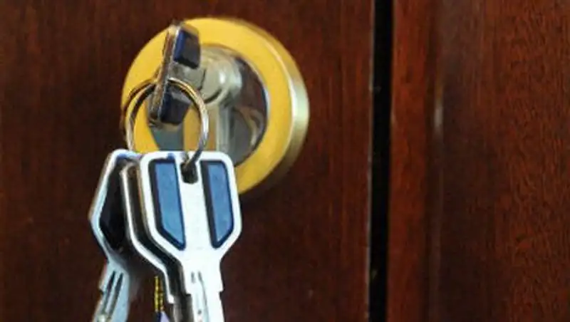 Установлена личность мошенницы, входившей в доверие к детям и грабившей квартиры в СКО