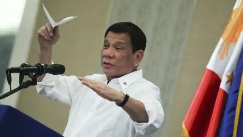 Президент Филиппин посоветовал США забыть о военном сотрудничестве