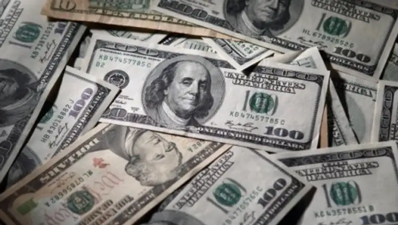 Доллар на бирже опустился до 346 тенге 